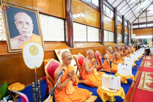 ภาพ No.140497:พิธีตอกเสาเข็มเป็นปฐมฤกษ์ เพื่อสร้างกุฎิและหอสวดมนต์ และพิธีทอดผ้าป่าบำรุงวัด ณ วัดกลางธนรินทร์ ต.บ้านแป้ง อ.พรหมบุรี จ.สิงห์บุรี วันอาทิตย์ที่ 9 มิถุนายน พ.ศ.2567