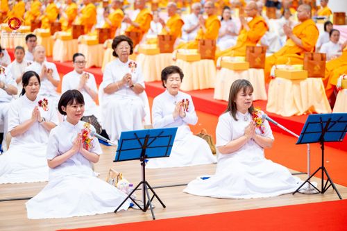 ภาพ No.272920:วันอาทิตย์ที่ 23 พฤศจิกายน พ.ศ.2568 พิธีมุทิตาสักการะ พระมหาเถระและพระเถระ ประจำปีพุทธศักราช 2568 ณ ห้องแก้วสารพัดนึก 2 สภาธรรมกายสากล  วัดพระธรรมกาย