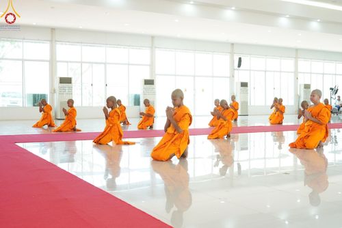 ภาพ No.134892:พิธีตัดปอยผม พิธีขอขมารับผ้าไตร พิธีบรรพชา และพิธีถวายบาตร ในโครงการบรรพชาสามเณร ฟื้นฟูพระพุทธศาสนาทั่วไทย  ณ ศูนย์ปฏิบัติธรรมและศูนย์อบรมเยาวชนเพชรบุรี ต.ท่าแลง อ.ท่ายาง จ.เพชรบุรี