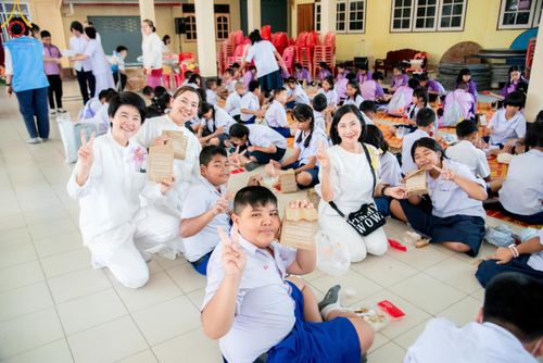ภาพ No.192324:พิธีทอดผ้าป่าทำนุบำรุงศาสนสถาน ณ วัดเทพพล แขวงบางพรม เขตตลิ่งชัน กรุงเทพมหานคร ในโครงการธรรมยาตรา กตัญญูบูชา มหาปูชนียาจารย์ พระมงคลเทพมุนี(สด จนฺทสโร) พระผู้ปราบมาร อนุสรณ์สถาน 7 แห่ง ปีที่ 13 วันที่ 9 มกราคม พ.ศ. 2568