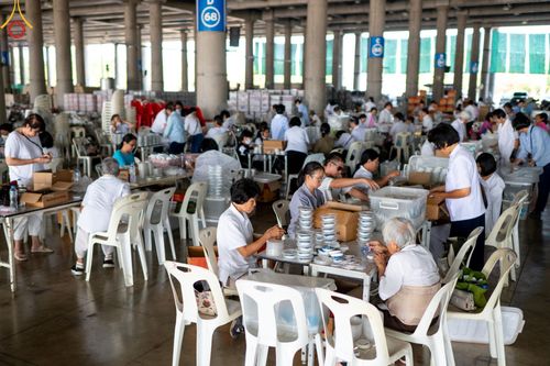 ภาพ No.60880:V.37 ยิ่งกว่าดี เพื่อ 80 ปีของพ่อ ภาพการเตรียมงานของหน่วยงานต่างๆ เพื่อพิธีฉลองอายุวัฒนมงคล 80 ปี หลวงพ่อธัมมชโย และรับถวายมหาสังฆทาน 10,000 กว่าวัดทั่วประเทศ ในวันคุ้มครองโลก วันจันทร์ที่ 22 เมษายน พ.ศ. 2567