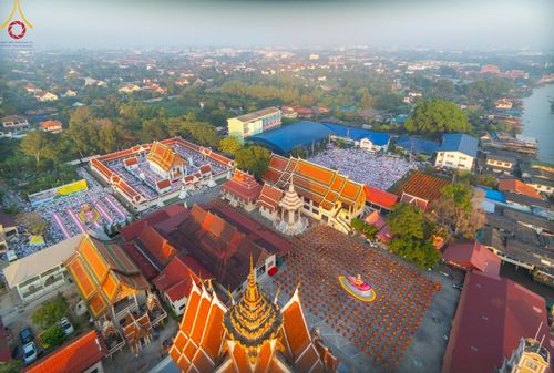ภาพ No.197688:พิธีตักบาตรพระธรรมยาตรา ณ อนุสรณ์สถานลำดับที่ 4 สถานที่เกิดด้วยกายธรรม วัดโบสถ์(บน) ต.บางคูเวียง จ.นนทบุรี ในโครงการธรรมยาตรา กตัญญูบูชา มหาปูชนียาจารย์ พระมงคลเทพมุนี(สด จนฺทสโร) พระผู้ปราบมาร อนุสรณ์สถาน 7 แห่ง ปีที่ 13 วันที่ 19 มกราคม พ.ศ. 2568