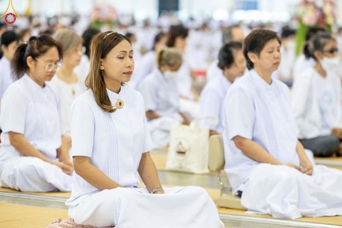 ภาพ No.123068:พิธีตักบาตร และพิธีบูชาข้าวพระ ในวันอาทิตย์ต้นเดือนที่ 4 กุมภาพันธ์ พ.ศ. 2567 ณ วัดพระธรรมกาย จ.ปทุมธานี