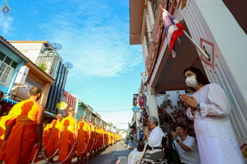 ภาพ No.248768:วันที่ 20 กันยายน พ.ศ. 2568 พิธีอัญเชิญรูปหล่อหลวงปู่วัดปากน้ำ ภาษีเจริญ จากวัดมงคลนิมิตร พระอารามหลวง เพื่อประดิษฐาน ณ วิหารพระมงคลเทพมุนี (สด จนฺทสโร)  ศูนย์ปฏิบัติธรรมภูเก็ต จ.ภูเก็ต