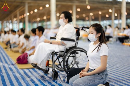 ภาพ No.306227:วันที่ 30 มกราคม พ.ศ. 2569 พิธีถวายภัตตาหารเป็นสังฆทาน แด่พระธรรมยาตรา ณ วัดพระธรรมกาย  จังหวัดปทุมธานี ในโครงการธรรมยาตรา กตัญญูบูชา มหาปูชนียาจารย์ พระมงคลเทพมุนี(สด จนฺทสโร) พระผู้ปราบมาร อนุสรณ์สถาน 7 แห่ง ปีที่ 14