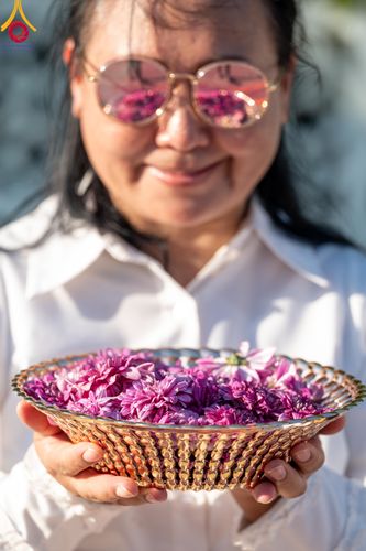ภาพ No.106201:พิธีต้อนรับพระธรรมยาตรา ชุด 2 ในโครงการธรรมยาตรากตัญญูบูชา มหาปูชนียาจารย์  พระมงคลเทพมุนี(สด จนฺทสโร) พระผู้ปราบมาร  อนุสรณ์สถาน 7 แห่ง ปีที่ 12  วันที่ 3 มกราคม พ.ศ. 2567  ณ อนุสรณ์สถานโลตัสแลนด์ จ.สุพรรณบุรี