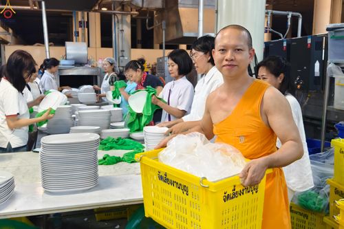 ภาพ No.326232:วันที่ 25 -27 เมษาบน พ.ศ.2569 การทำความสะอาดภาชนะ ที่ใช้ในงานถวายมหาสังฆทาน 40,000 กว่าวัดทั่วประเทศ ณ โรงครัว 71 ปีฯ วัดพระธรรมกาย