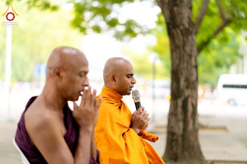 ภาพ No.342498:วันที่ 31 กรกฎาคม พ.ศ. 2569  ต้อนรับคณะแสวงบุญชาวศรีลังกา 31 ท่าน เยี่ยมชมวัดพระธรรมกาย