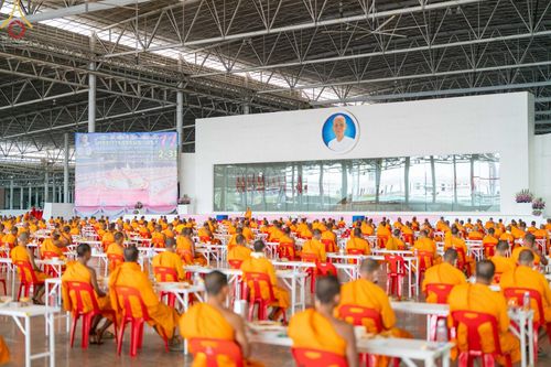 ภาพ No.75089:พิธีถวายภัตตาหารเป็นสังฆทาน แด่คณะพระธรรมยาตราฯ ในโครงการธรรมยาตรากตัญญูบูชา มหาปูชนียาจารย์ พระมงคลเทพมุนี(สด จนฺทสโร) พระผู้ปราบมาร อนุสรณ์สถาน 7 แห่ง ปีที่ 11 วันที่ 30 มกราคม พ.ศ. 2566