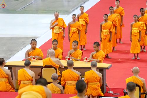 ภาพ No.339006:วันอาทิตย์ที่ 12 กรกฎาคม พ.ศ.2569 พิธีมุทิตาผู้สอบได้เปรียญธรรม ประโยค 1-2 ถึง ป.ธ.9 และ บ.ศ.1-2 ถึง บ.ศ.6 สำนักศาสนศึกษาวัดพระธรรมกาย ประจำปี 2569, พิธีมอบตราตั้งแต่งตั้งอาจารย์ใหญ่ สำนักศาสนศึกษาวัดพระธรรมกาย
