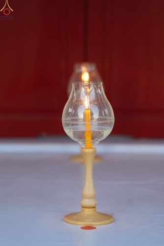 ภาพ No.73450:พิธีจุดประทีปถวายเป็นพุทธบูชา และบูชาธรรมมหาปูชนียาจารย์ ในโครงการธรรมยาตรากตัญญูบูชา มหาปูชนียาจารย์ พระมงคลเทพมุนี(สด จนฺทสโร) พระผู้ปราบมาร ปีที่ 11 ณ อนุสรณ์สถานลำดับที่ 4 สถานที่เกิดด้วยกายธรรม วัดโบสถ์ (บน) บางคูเวียง อ.บางกรวย จ.นนทบุรี วันที่ 21 