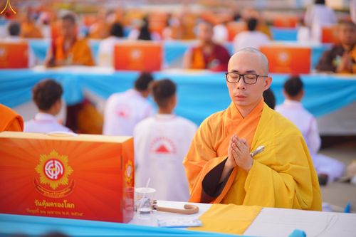 ภาพ No.325008:วันที่ 22 เมษายน พ.ศ.2569 (วันคุ้มครองโลก) พิธีถวายมหาสังฆทาน 40,000 กว่าวัดทั่วประเทศ (ชุดที่ 2) ณ ลานธรรม พระมหาธรรมกายเจดีย์ วัดพระธรรมกาย