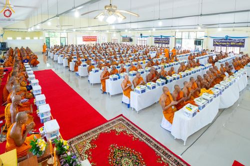 ภาพ No.137707:พิธีตักบาตร พิธีถวายสังฆทานแด่คณะสงฆ์ 323 วัด พิธีทำบุญอุทิศส่วนกุศลแด่ผู้วายชนม์ ในเหตุการณ์ความไม่สงบ 4 จังหวัดชายแดนภาคใต้ ปีที่ 20 ครั้งที่ 169 และพิธีมอบกองทุนหนุนแรงใจช่วยครูใต้ ปีที่ 17 ครั้งที่ 134 วันที่ 25 พฤษภาคม พ.ศ.2567 อ.ตากใบ จ.นราธิวาส