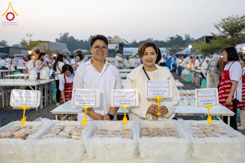 ภาพ No.294809:วันที่ 15 มกราคม พ.ศ. 2569 พิธีถวายภัตตาหารเป็นสังฆทาน แด่พระธรรมยาตรา ณ วัดโบสถ์บน ต.บางคูเวียง จ.นนทบุรี อนุสรณ์สถานลำดับที่ 4 สถานที่เกิดด้วยกายธรรม ในโครงการธรรมยาตรา กตัญญูบูชา มหาปูชนียาจารย์ พระมงคลเทพมุนี(สด จนฺทสโร) พระผู้ปราบมาร อนุสรณ์สถาน 7 แ