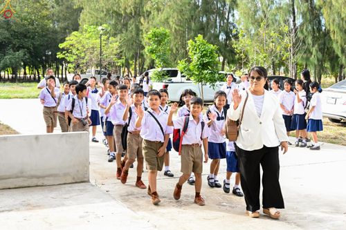 ภาพ No.283870:วันที่ 18 พฤศจิกายน พ.ศ. 2568 พิธีทอดกฐินสามัคคีทั่วไทย 30,000 วัด  โดยคณะศิษยานุศิษย์ บูชาธรรม 81 ปี  หลวงพ่อธัมมชโย  ณ วัดสวายสอ จ.บุรีรัมย์