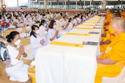 ภาพ No.75194:พิธีถวายภัตตาหารเป็นสังฆทาน แด่คณะพระธรรมยาตราฯ ในโครงการธรรมยาตรากตัญญูบูชา มหาปูชนียาจารย์ พระมงคลเทพมุนี(สด จนฺทสโร) พระผู้ปราบมาร อนุสรณ์สถาน 7 แห่ง ปีที่ 11 วันที่ 31 มกราคม พ.ศ. 2566