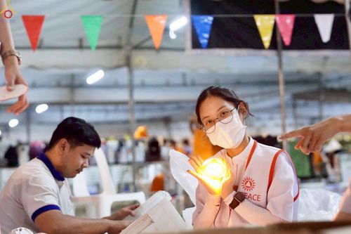 ภาพ No.306617:ภาพเบื้องหลังอาสาสมัครรวมใจ ชุดที่ 5 ในโครงการธรรมยาตรา กตัญญูบูชา มหาปูชนียาจารย์ พระมงคลเทพมุนี(สด จนฺทสโร) พระผู้ปราบมาร อนุสรณ์สถาน 7 แห่ง ปีที่ 14