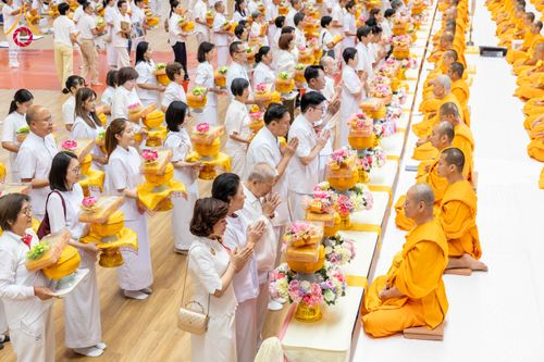 ภาพ No.313665:วันอาทิตย์ที่ 15 มีนาคม พ.ศ. 2569 พิธีร่วมบุญบรรพชาสามเณร 5000 รูป ณ ห้องแก้วสารพัดนึก 2 สภาธรรมกายสากล วัดพระธรรมกาย