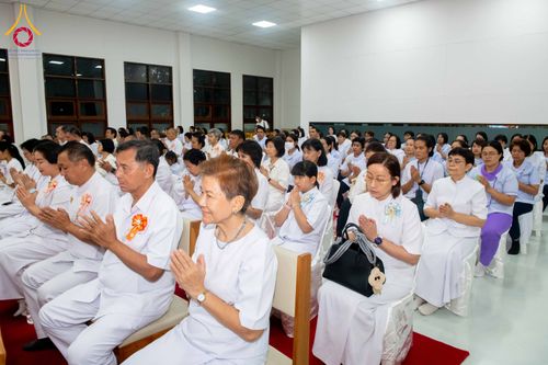 ภาพ No.316268:วันเสาร์ที่ 28 มีนาคม พ.ศ. 2569 พิธีบำเพ็ญกุศล คุณพ่อณรงค์ จินตมากุล  สิริอายุ 99 ปี 11 เดือน โยมบิดา พระครูปลัดรัตนวีรวัฒน์ (รังสฤษดิ์ อิทฺธิจินตโก) ที่ปรึกษาเจ้าคณะจังหวัดปทุมธานี เจ้าอาวาสวัดพระธรรมกาย  ณ ห้องปลูกศรัทธา 2 วัดพระธรรมกาย ปทุมธานี