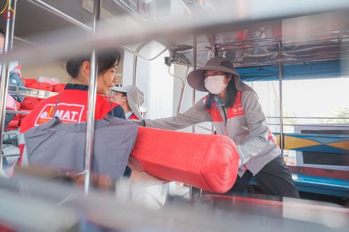 ภาพ No.295940:ภาพเบื้องหลังอาสาสมัครรวมใจ ชุดที่ 1 ในโครงการธรรมยาตรา กตัญญูบูชา มหาปูชนียาจารย์ พระมงคลเทพมุนี(สด จนฺทสโร) พระผู้ปราบมาร อนุสรณ์สถาน 7 แห่ง ปีที่ 14