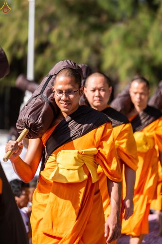 ภาพ No.292800:วันที่ 11 มกราคม พ.ศ. 2569 พิธีต้อนรับพระธรรมยาตรา ณ อนุสรณ์สถานลำดับที่ 3 สถานที่เกิดในเพศสมณะ วัดสองพี่น้อง อำเภอสองพี่น้อง จังหวัดสุพรรณบุรี ในโครงการธรรมยาตรา กตัญญูบูชา มหาปูชนียาจารย์ พระมงคลเทพมุนี(สด จนฺทสโร) พระผู้ปราบมาร อนุสรณ์สถาน 7 แห่ง ปีที