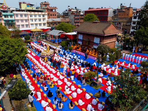 ภาพ No.77631:พิธีตัดปอยผมและปลงผมนาคธรรมทายาท ในโครงการบรรพชาสามเณรหมู่ ประเทศเนปาล วันที่ 11 มีนาคม พ.ศ.2566