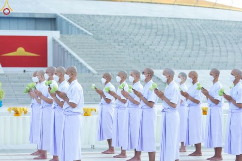 ภาพ No.84094:พิธีเวียนประทักษิณ พิธีวันทาเจดีย์ พิธีขอขมา และมอบผ้าไตร  ในโครงการบรรพชาอุปสมบทหมู่ธรรมทายาทรุ่นเข้าพรรษา และโครงการบรรพชาสามเณรโรงเรียนนานาชาติ รุ่นที่12 ในวันเสาร์ที่ 22 กรกฎาคม พ.ศ. 2566