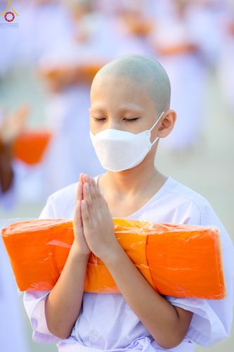 ภาพ No.79749:พิธีเวียนประทักษิณ ณ พระมหาธรรมกายเจดีย์ และพิธีวันทาเจดีย์ ในโครงการบรรพชาสามเณรฟื้นฟูพระพุทธศาสนาทั่วไทย วันเสาร์ที่ 8 เมษายน พ.ศ.2566