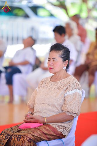 ภาพ No.313048:วันเสาร์ที่ 28 กุมภาพันธ์  พ.ศ. 2569 พิธีทอดผ้าป่าสามัคคีเพื่อสร้างอาคารที่พักสามเณร ณ ศูนย์ปฏิบัติธรรมสวนผึ้ง จ.ราชบุรี