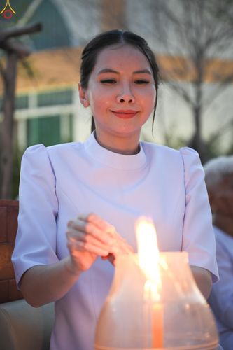 ภาพ No.294059:วันที่ 13 มกราคม พ.ศ. 2569 พิธีจุดประทีปถวายเป็นพุทธบูชา และบูชาธรรมมหาปูชนียาจารย์  (ภาพชุดที่ 2) ณ วัดสองพี่น้อง ต.ต้นตาล อ.สองพี่น้อง จ.สุพรรณบุรี ในโครงการธรรมยาตรา กตัญญูบูชา มหาปูชนียาจารย์ พระมงคลเทพมุนี(สด จนฺทสโร) พระผู้ปราบมาร อนุสรณ์สถาน 7 แห่