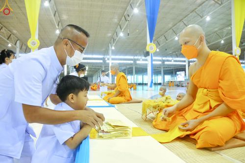 ภาพ No.83964:พิธีมุทิตาอุปสมบทพระมหาเปรียญธรรม ในวันอาทิตย์ที่ 2 กรกฎาคม พ.ศ.2566 ณ สภาธรรมกายสากล วัดพระธรรมกาย