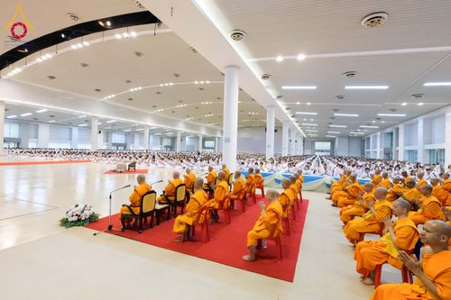 ภาพ No.287608:วันที่ 1 มกราคม พ.ศ. 2569 พิธีบูชาข้าวพระ ณ สภาธรรมกายสากล วัดพระธรรมกาย