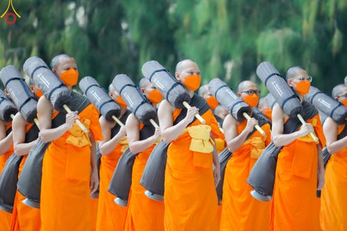 ภาพ No.106255:พระธรรมยาตราร่วมปฏิบัติธรรม และถ่ายภาพหมู่ประวัติศาสตร์ ในโครงการธรรมยาตรากตัญญูบูชา มหาปูชนียาจารย์ พระมงคลเทพมุนี(สด จนฺทสโร) พระผู้ปราบมาร  อนุสรณ์สถาน 7 แห่ง ปีที่ 12  วันที่ 4 มกราคม พ.ศ. 2567  ณ อนุสรณ์สถานมหาวิหารพระมงคลเทพมุนี จ.สุพรรณบุรี