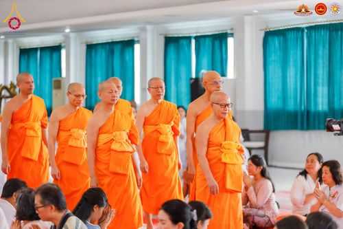 ภาพ No.283620:วันเสาร์ที่ 20 ธันวาคม  2568 พิธีบรรพชาสามเณร ณ ประเทศอินโดนีเซีย