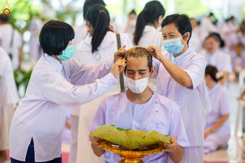 ภาพ No.83555:พิธีตัดปอยผมและปลงผม ในโครงการบรรพชาอุปสมบทหมู่ ธรรมทายาทรุ่นเข้าพรรษา ณ วัดพระธรรมกาย วันอาทิตย์ที่ 16 กรกฎาคม พ.ศ.2566