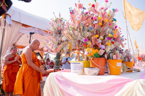 ภาพ No.79495:พิธีเททองหล่อพระประธาน ประจำอุโบสถวัดสายสุวพรรณ ณ มณฑลพิธีฯ ธรรมอุทยาน สัตตมหาสถาน หน้าอุโบสถวัดสายสุวพรรณ ต.คลองสี่ อ.คลองหลวง จ.ปทุมธานี วันเสาร์ที่ 1 เมษายน พ.ศ. 2566