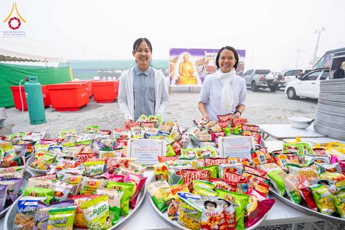 ภาพ No.298514:วันที่ 20 มกราคม พ.ศ. 2569 พิธีถวายภัตตาหารเป็นสังฆทาน แด่พระธรรมยาตรา ณ อนุสรณ์สถานบางปลา วัดบางปลา อำเภอบางเลน จังหวัดนครปฐม ในโครงการธรรมยาตรา กตัญญูบูชา มหาปูชนียาจารย์ พระมงคลเทพมุนี(สด จนฺทสโร) พระผู้ปราบมาร อนุสรณ์สถาน 7 แห่ง ปีที่ 14