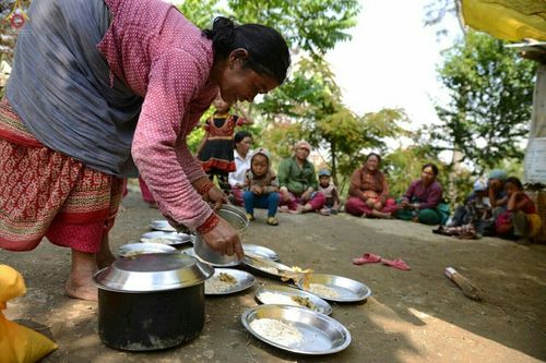 ภาพ No.17277:มูลนิธิธรรมกายช่วยเหลือผู้ประสบภัยแผ่นดินไหวที่ประเทศเนปาล