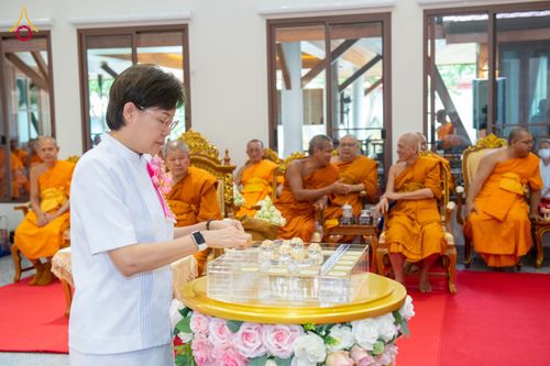 ภาพ No.336278:วันจันทร์ที่ 22 มิถุนายน พ.ศ.2569 พิธีอัญเชิญพระธรรมกาย และบรรจุพระบรมสารีริกธาตุ  ภายในเกศดอกบัวตูม องค์พระประธาน ณ อาคารสมปรารถนา วัดกลางธนรินทร์ ต.บ้านแป้ง อ.พรหมบุรี จ.สิงห์บุรี