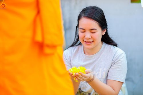 ภาพ No.295164:วันที่ 14 มกราคม พ.ศ. 2569 พิธีต้อนรับพระธรรมยาตรา อนุสรณ์สถานลำดับที่ 4  สถานที่เกิดด้วยกายธรรม ณ วัดโบสถ์บน ต.บางคูเวียง จ.นนทบุรี ในโครงการธรรมยาตรา กตัญญูบูชา มหาปูชนียาจารย์ พระมงคลเทพมุนี(สด จนฺทสโร) พระผู้ปราบมาร อนุสรณ์สถาน 7 แห่ง ปีที่ 14