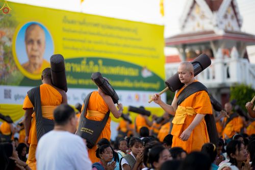 ภาพ No.293055:วันที่ 11 มกราคม พ.ศ. 2569 พิธีต้อนรับพระธรรมยาตรา ณ อนุสรณ์สถานลำดับที่ 3 (ภาพชุดที่ 2) สถานที่เกิดในเพศสมณะ วัดสองพี่น้อง อำเภอสองพี่น้อง จังหวัดสุพรรณบุรี ในโครงการธรรมยาตรา กตัญญูบูชา มหาปูชนียาจารย์ พระมงคลเทพมุนี(สด จนฺทสโร) พระผู้ปราบมาร อนุสรณ์สถ