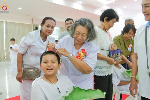 ภาพ No.216186:วันเสาร์ที่ 5 เมษายน พ.ศ. 2568 พิธีตัดปอยผม พิธีขอขมาผู้ปกครอง พิธีขอขมามอบผ้าไตร พิธีบรรพชา พิธีถวายบาตรสามเณร ณ ศูนย์ปฏิบัติธรรมและศูนย์อบรมเยาวชนเพชรบุรี ต.ท่าแลง อ.ท่ายาง จ.เพชรบุรี