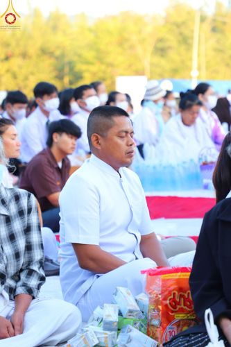 ภาพ No.103840:พิธีตักบาตรพระ 1,000 รูป ครั้งที่ 7 ถวายเป็นพุทธบูชา เพื่อช่วยเหลือคณะสงฆ์ 323 วัด 4 จังหวัดชายแดนภาคใต้ และถวายแด่คณะสงฆ์จังหวัดพิษณุโลก ณ ลานธรรมธุดงคสถานพิษณุโลก อ.วังทอง จ.พิษณุโลก วันที่ 24 ธันวาคม พ.ศ. 2566