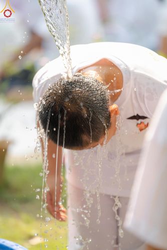 ภาพ No.135049: พิธีบรรพชาสามเณร  พิธีตักบาตรฉลองสามเณรใหม่ วันที่ 1 เมษายน พ.ศ.2567 ในโครงการบรรพชาสามเณรฟื้นฟูพระพุทธศาสนาทั่วไทย ณ ศูนย์ปฏิบัติธรรมแก้วเมืองเลย