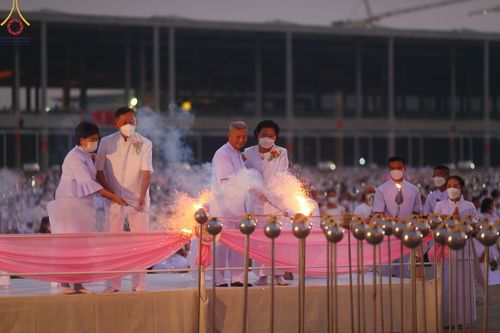 ภาพ No.77193:พิธีจุดมาฆประทีป ในวันมาฆบูชา อาทิตย์ต้นเดือนที่ 6 มีนาคม พ.ศ. 2566 ณ วัดพระธรรมกาย อ.คลองหลวง จ.ปทุมธานี