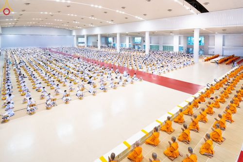 ภาพ No.85769:พิธีถวายคิลานเภสัชและอุปกรณ์การแพทย์ บูชาธรรมเนื่องในวันธรรมชัย วันที่ 19 สิงหาคม พ.ศ. 2566 ณ ห้องแก้วสารพัดนึก วัดพระธรรมกาย