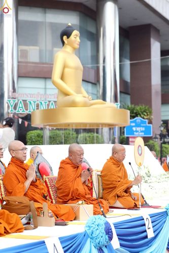 ภาพ No.236928:วันอาทิตย์ที่ 10 สิงหาคม พ.ศ. 2568 มหาสังฆทานครั้งยิ่งใหญ่ ตักบาตรพระ 10,000 รูป ถ.นิพัทธ์อุทิศ 3 ใจกลางนครหาดใหญ่ จ.สงขลา