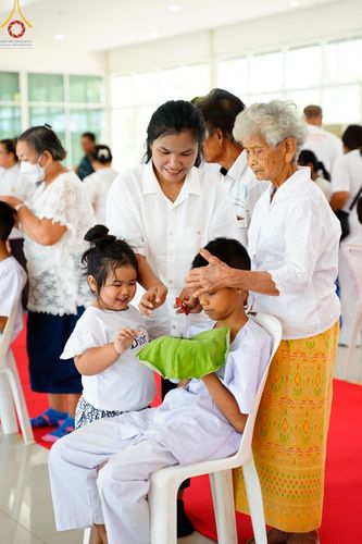 ภาพ No.134842:พิธีตัดปอยผม พิธีขอขมารับผ้าไตร พิธีบรรพชา และพิธีถวายบาตร ในโครงการบรรพชาสามเณร ฟื้นฟูพระพุทธศาสนาทั่วไทย  ณ ศูนย์ปฏิบัติธรรมและศูนย์อบรมเยาวชนเพชรบุรี ต.ท่าแลง อ.ท่ายาง จ.เพชรบุรี