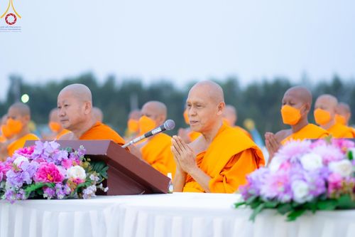 ภาพ No.118183:พิธีจุดประทีปถวายเป็นพุทธบูชา และบูชาธรรมมหาปูชนียาจารย์ พระมงคลเทพมุนี(สด จนฺทสโร) วันที่ 24 มกราคม พ.ศ. 2567 ณ อนุสรณ์สถานบางปลา อ.บางเลน จ.นครปฐม