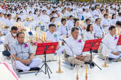 ภาพ No.109573:พิธีจุดประทีปถวายเป็นพุทธบูชา และบูชาธรรมมหาปูชนียาจารย์ วันที่ 10 มกราคม พ.ศ. 2567 ณ อนุสรณ์สถานคลองบางนางแท่น อ.สามพราน จ.นครปฐม